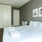 Luxury Modern 3bed25bath Bright Pad #375 Apartman