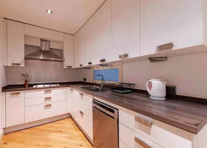 Luxury Modern 3bed25bath Bright Pad #375 *